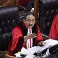 Ketua MK Suhartoyo memimpin jalannya sidang pengucapan putusan perkara Perselisihan Hasil Pemilihan Umum Presiden dan Wakil Presiden Tahun 2024, Senin (22/02) di Ruang Sidang MK. doc/mkri