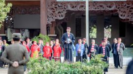 Penjabat Bupati Pamekasan, Masrukin, mengajak ASN memandang tahun 2024 dengan optimisme. 