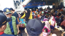 Rudy Susanto dampingi pemberangkatan pemudik ke pulau Raas.