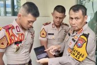 Kombes Dirmanto juga menjelaskan bahwa ketiganya dijerat dengan Undang-Undang Nomor 11 Tahun 2008 tentang Informasi dan Transaksi Elektronik (ITE).