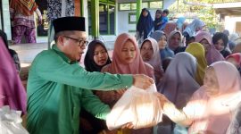 Achmad Baidowi temui masyarakat Pamekasan, janji cari solusi mahalnya kebutuhan pokok.