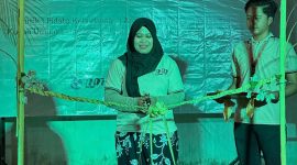 Novi Kamalia, ketua Sivitas Kotheka resmi membuka Festival Sastra-Sains.