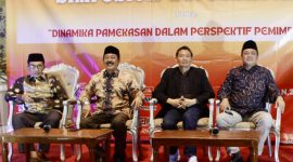 Empat calon bupati yang hadir, yaitu Firman Syah Ali, Fattah Jasin, Kholilurrahman, dan Rudy Susanto, antusias memaparkan gagasan dan strategi mereka untuk memajukan Pamekasan.