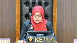 Ketua Majelis Ratna Dewi Pettalolo saat membacakan amar putusan perkara nomor. (foto: ist)