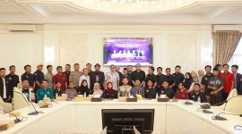 Foto bersama di acara Workshop Tangkal Hoaks MCC Persatuan Wartawan Indonesia (PWI) Pamekasan.