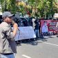 Jaka Jatim mendesak KPK untuk segera memeriksa dugaan keterlibatan mantan Gubernur dan Wakil Gubernur Jawa Timur, Khofifah Indar Parawansa dan Emil Dardak, dalam penyimpangan dana hibah Pemprov Jatim yang mencapai Rp 10 triliun per tahun.