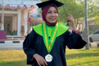 St. Maizah, S.Pd Wisudawan Terbaik Program Studi Manajemen Pendidikan Islam IAIN Madura (WISUDA 39)