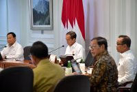 Rapat Terbatas Bahas RAPBN 2025: Presiden Jokowi Minta Akomodasi Program Presiden Terpilih.