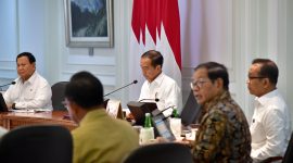 Rapat Terbatas Bahas RAPBN 2025: Presiden Jokowi Minta Akomodasi Program Presiden Terpilih.