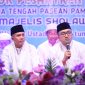 Acara Maulid Nabi yang dihadiri oleh calon Bupati Pamekasan, Muhammad Baqir Aminatullah, dan calon Wakil Bupati, Taufadi, menjadi momen penting untuk mengajak masyarakat bersalawat sebagai bentuk cinta kepada Nabi Muhammad. 