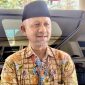 Ketua Sementara DPRD Pamekasan, Halili, saat diwawancarai di Gedung DPRD Pamekasan.