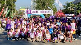Anggota Indorunners foto bersama di acara Fun Run Rumah Sakit Larasati Pamekasan.