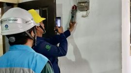 PLN UP3 Madura pasang kilometer gratis.