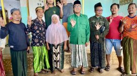 Ra Baqir, Calon Bupati Pamekasan dari Paslon Berbakti sambangi korban angin puting beliung.