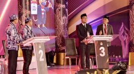 Pasangan nomor urut tiga, Lora Muhammad Baqir Aminatullah-Taufadi (BERBAKTI) menjawab pertanyaan untuk memenuhi beragam kebutuhan santri dan pondok pesantren.