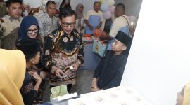  Pj Bupati Pamekasan, Masrukin mendatangi bazar UMKM.