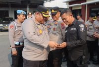 Kapolres Pamekasan Tunjukkan Sikap Tegas, HP Seluruh Anggota Diperiksa.