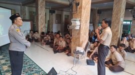 Polres Pamekasan Polda Jatim berkomitmen untuk terus mengedukasi masyarakat, khususnya generasi muda, demi menciptakan lingkungan yang lebih aman dan bebas dari ancaman judi online yang meresahkan.