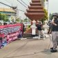 Jaringan Kawal Jawa Timur (JAKA JATIM) melakukan aksi demonstrasi soal pengelolaan bantuan dana hibah Provinsi Jawa Timur (pemrov Jatim).