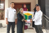Dokumentasi penyerahan bantuan dari TIM UPZ IAIN Madura (Dok.UPZ)