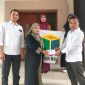 Dokumentasi penyerahan bantuan dari TIM UPZ IAIN Madura (Dok.UPZ)