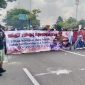 Musfiq saat demonstrasi di Bappeda Jatim.