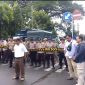 Puluhan aktivis mengatasnamakan LSM Pusat Analisa Kajian Informasi Strategis (PAKIS) berunjukrasa di pintu gerbang Pendopo Agung Bangkalan, menjelang kunjungan Mentri Sosial (Mensos) Saifullah Yusuf atau sering disapa Gus Ipul ke lokasi itu. Rabu (8/1/2025).