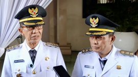 Bupati Pamekasan KH. Kholilurrahman dan wakil Bupati Pamekasan,  Sukriyanto.
