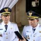 Bupati Pamekasan KH. Kholilurrahman dan wakil Bupati Pamekasan,  Sukriyanto.