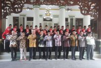 Pelantikan 32 kepala sekolah ini diharapkan dapat membawa angin segar dan semangat baru dalam pengelolaan pendidikan di Pamekasan, demi terwujudnya sekolah yang lebih maju dan berkualitas.