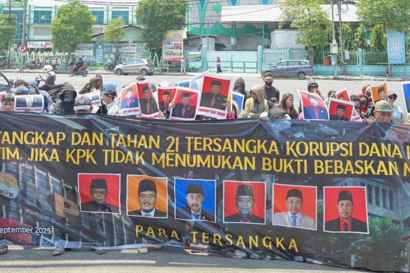 Pada Juli 2024, KPK menetapkan 21 tersangka, terdiri atas 4 pejabat dan 17 pihak swasta. Namun hingga kini para tersangka belum ditangkap.
