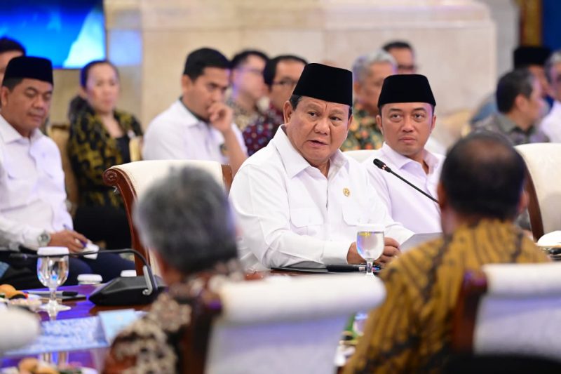 Presiden Prabowo Subianto menggelar silaturahmi dengan tokoh lintas agama, pimpinan partai politik, pimpinan serikat buruh, dan organisasi kepemudaan lintas iman di Istana Negara, Jakarta, pada Senin, 1 September 2025. Foto: BPMI Setpres/Muchlis Jr