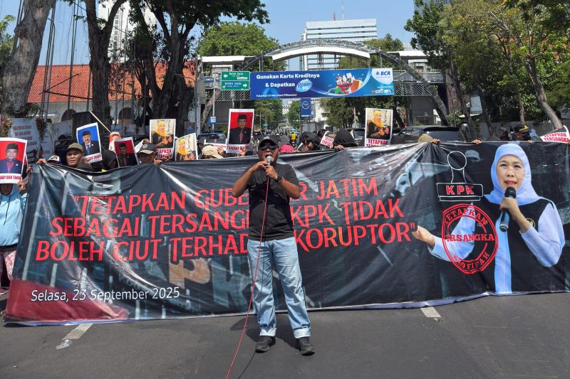 Jaka Jatim desak KPK tetapkan Gubernur Khofifah tersangka.