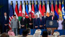 Presiden Republik Indonesia, Prabowo Subianto menghadiri Konferensi Tingkat Tinggi (KTT) Perdamaian Sharm El-Sheikh yang digelar di International Congress Centre, Sharm El-Sheikh, Republik Arab Mesir.