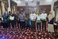 Owner PR Cahaya Pro, H. Fathor Rosi, menilai rencana cukai khusus rokok lokal dapat membuka ruang legal bagi pengusaha rokok skala kecil, khususnya di Madura.