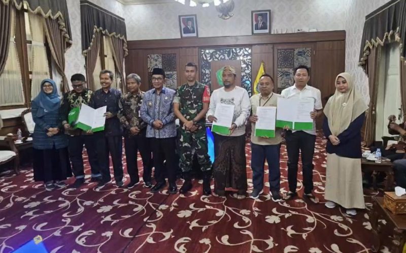 Owner PR Cahaya Pro, H. Fathor Rosi, menilai rencana cukai khusus rokok lokal dapat membuka ruang legal bagi pengusaha rokok skala kecil, khususnya di Madura.