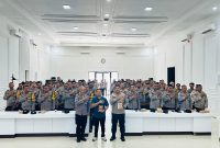 Petugas Komisi Pemberantasan Korupsi (KPK) membawa sejumlah pihak hasil OTT di Tulungagung, Jawa Timur, Jumat (10/4/2026) malam. Total 16 orang diamankan, termasuk Bupati Tulungagung.