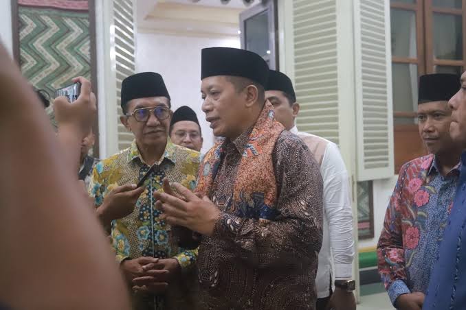 Kunjungan Menteri Koperasi (Menkop) RI Ferry Juliantono disambut langsung oleh Bupati Pamekasan KH. Kholilurrahman beserta Wakilnya H. Sukriyanto di Pendopo Ronggosukowati (foto: SuaraNet.id)